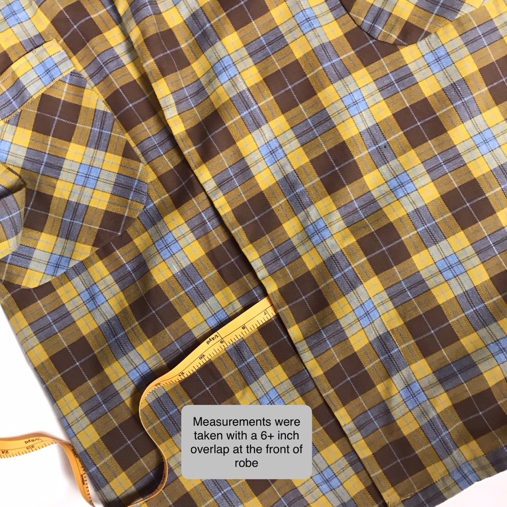Handmade Tartan Robe - Picture 10 of 11